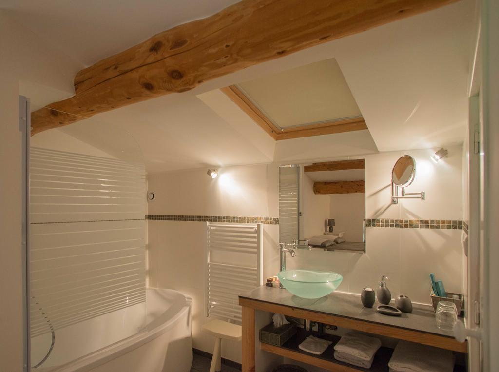 Le Mas De La Fontaine Bed & Breakfast Le Pegue Стая снимка