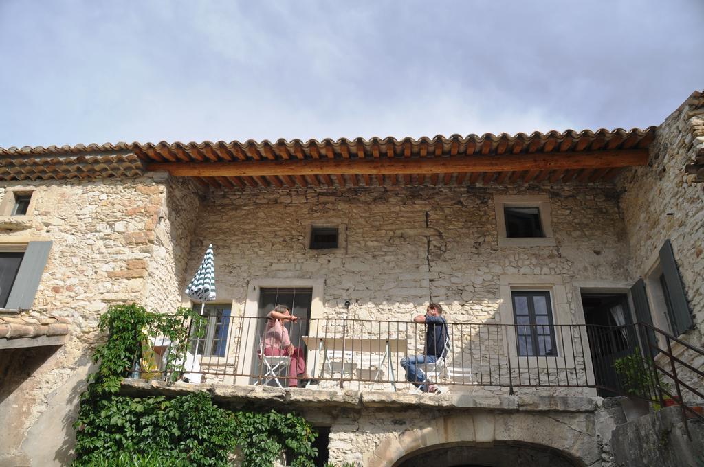 Le Mas De La Fontaine Bed & Breakfast Le Pegue Екстериор снимка